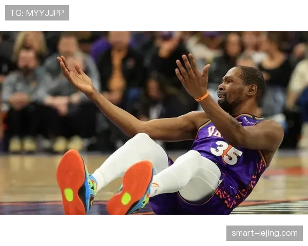 巴恩斯远投效率超队友 投篮空间拉开为勇士助攻增多