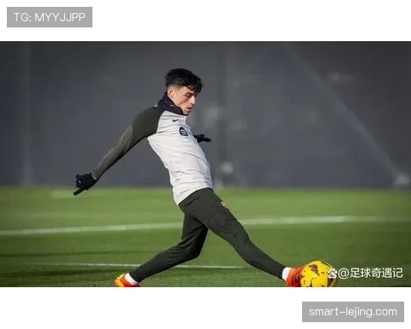 佩德里如何通过半空间组织串联球队进攻？